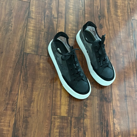 Karl lagerfeld Black and White clear Sneakers size 8 women’s - Picture 4 of 4